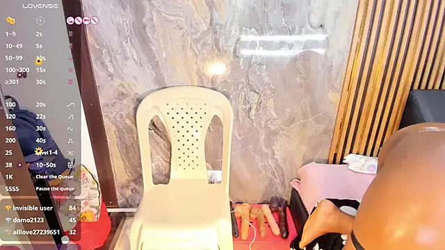 LauraSaenz01 Adlı Modelin Canlı XXX Sohbeti