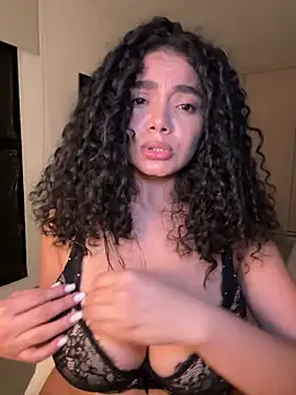 Curlyierr Live XXX Chat