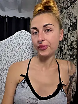 kylie_blck 现场XXX聊天