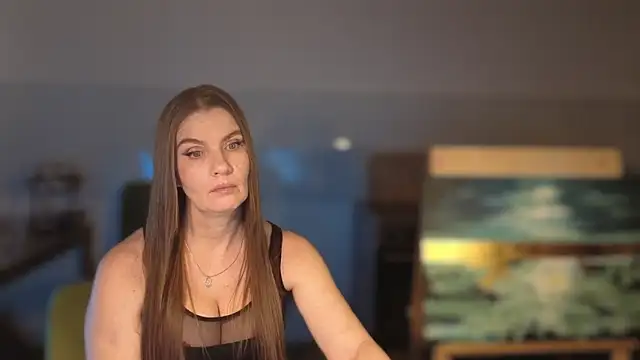 NoNudeElie: онлайн-секс-чат