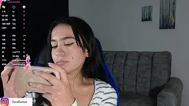 Chat XXX en directo de ZaraDames_