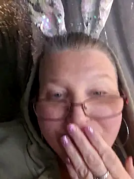 Budd_Bunney: онлайн-секс-чат