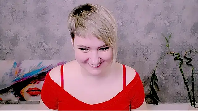 Djullia élő XXX-chatje