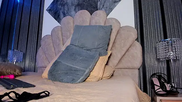 Онлайн чат XXX Naughty__Mom