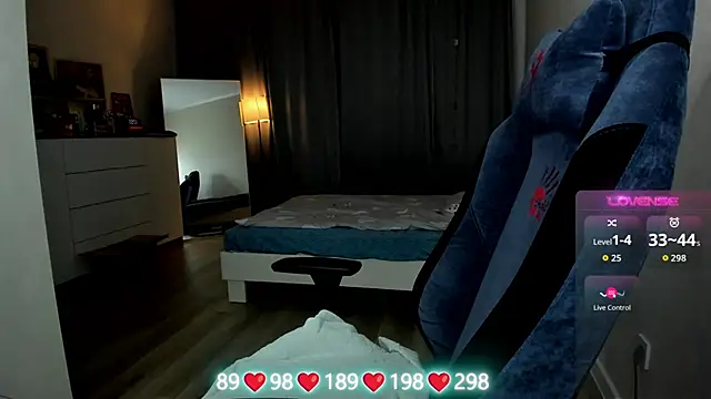 Olivia_Munk: онлайн-секс-чат