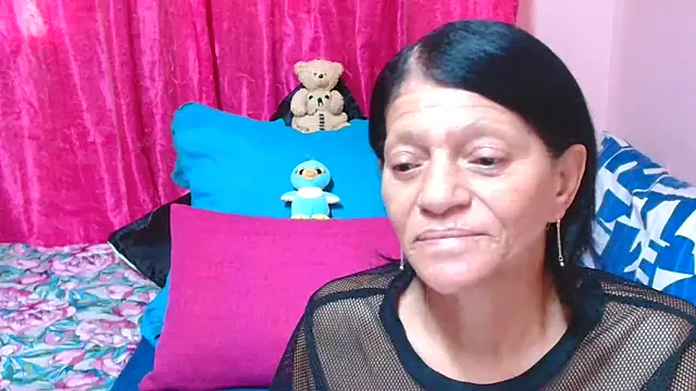 SLUTTYROXY Adlı Modelin Canlı XXX Sohbeti