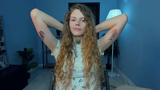 RayaNenlia 现场XXX聊天