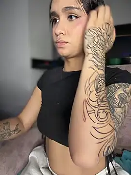 Isabella-Teen Adlı Modelin Canlı XXX Sohbeti