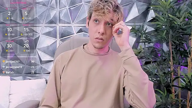 Онлайн чат XXX DannyParker_