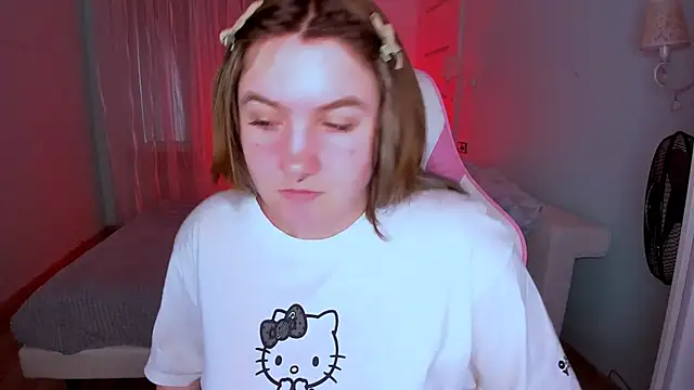 Chat +18 de lovelyy_julia ao vivo