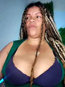 Eva_Luxei Adlı Modelin Canlı XXX Sohbeti