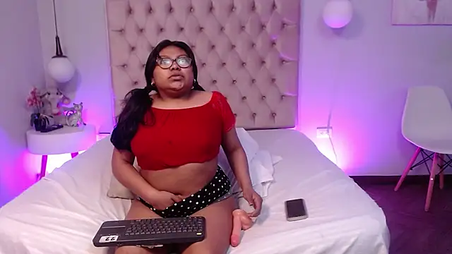 Kiri_Black_ Webcamshow