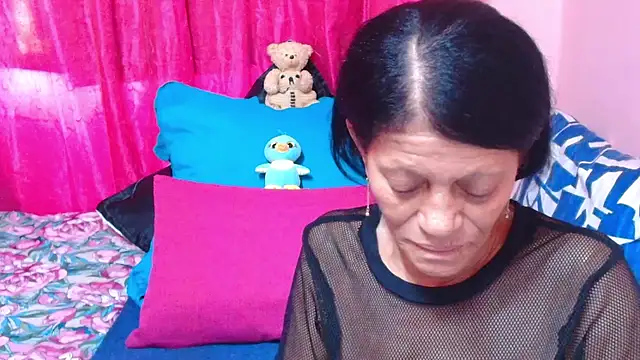 SLUTTYROXYn Live XXX chat