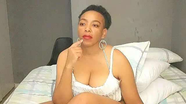 Lillyan_N Chat XXX in diretta