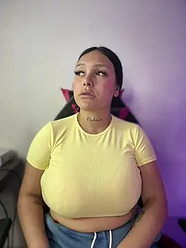 Miia__Taylor Show in webcam