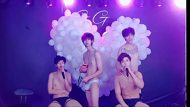 XXX chat uživo modela TNT-001