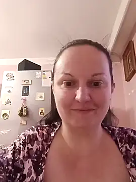 BustyLadyAlma's Live XXX Chat