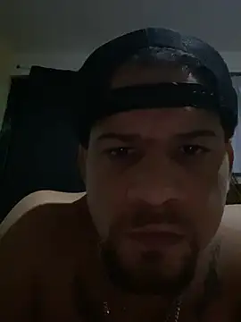 Dominicanobb: διαδικτυακό σόου στην κάμερα