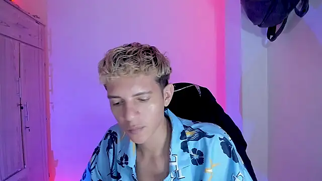 tylernova Adlı Modelin Web Kamerası Şovu