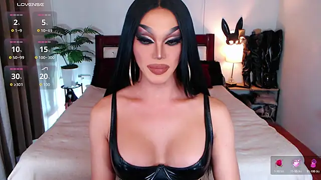 xQueenElektrax: онлайн-секс-чат