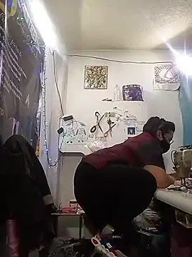 MyhixelAdanMhanzy Show in webcam