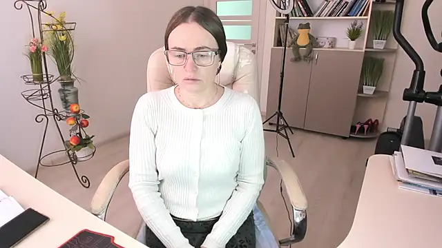 Vika73 即時 XXX 聊  天