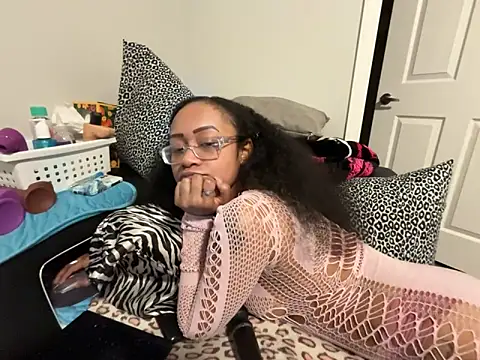 RylReese Adlı Modelin Canlı XXX Sohbeti