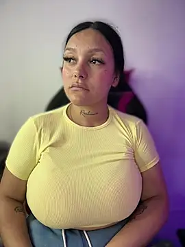 Miia__Taylor élő XXX-chatje