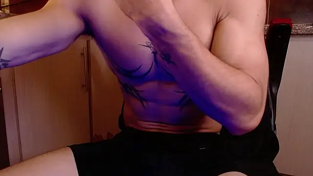 AlbertBernal69 Adlı Modelin Canlı XXX Sohbeti