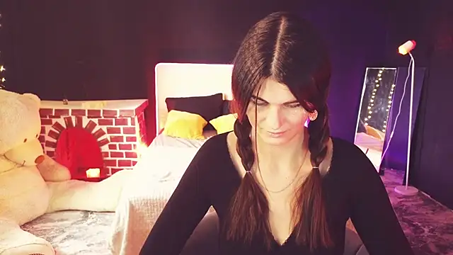 EmilyReal Adlı Modelin Canlı XXX Sohbeti