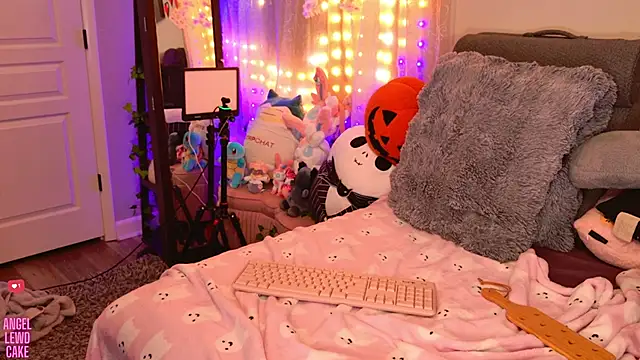 Chat XXX ao vivo de Angel-Lewd-Cake