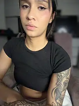 Isabella-Teen Adlı Modelin Canlı XXX Sohbeti