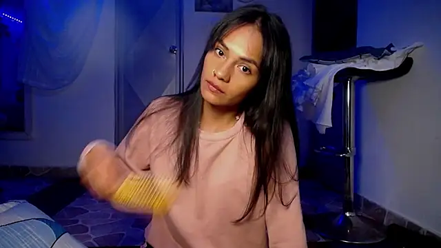 Samara_Homescapes Adlı Modelin Canlı XXX Sohbeti