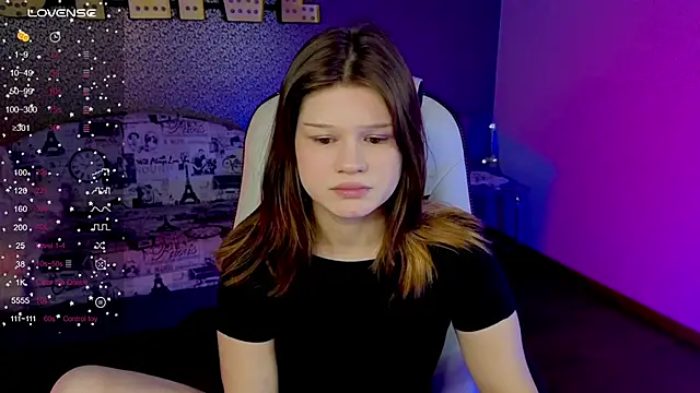 Show modela Lunatrend na web-kameri