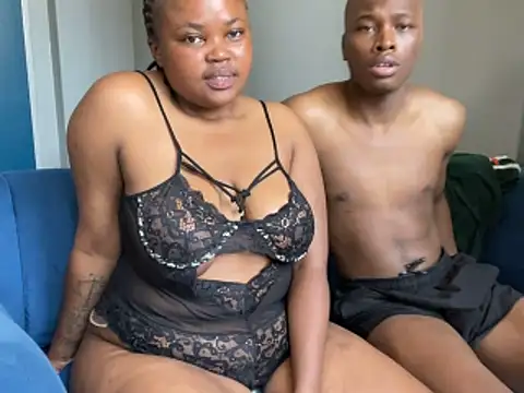 Curveysinaa: онлайн-секс-чат