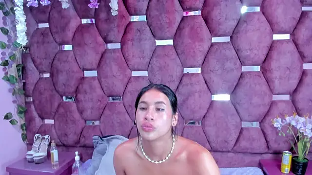 Miaa_Davis_ Live XXX-Chat