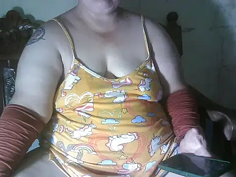 bigmommaxxx81 live XXX chat