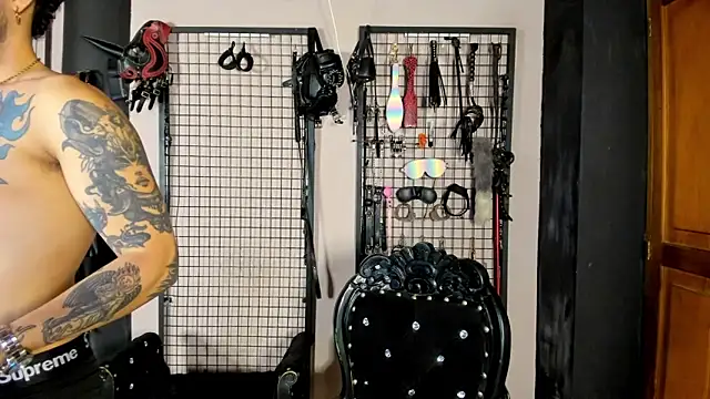 Twisted_Fantasy's Live XXX Chat