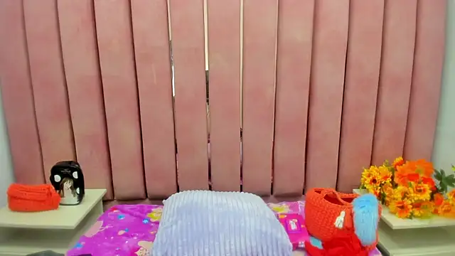 EmilyMIlkAnal Adlı Modelin Web Kamerası Şovu