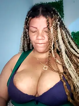 Eva_Luxei Adlı Modelin Canlı XXX Sohbeti