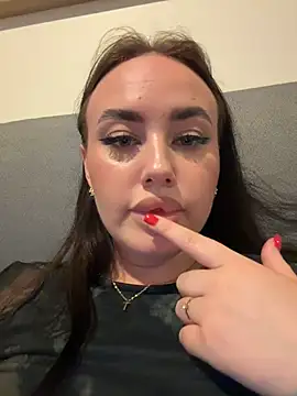 KiraSunshine – Naživo XXX chat