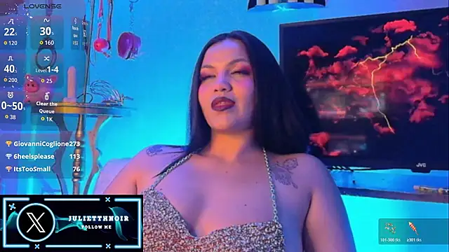 JulietteNoiirn Webbikameraesitys