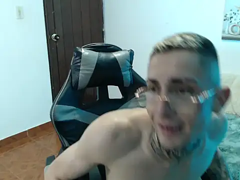 Masterlucian: вебкам-шоу