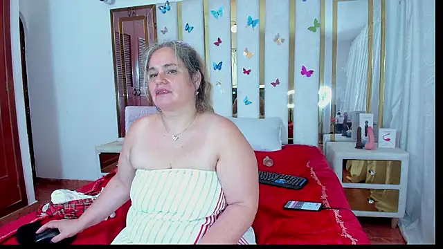 AnyelaGitanaMature live XXX chat