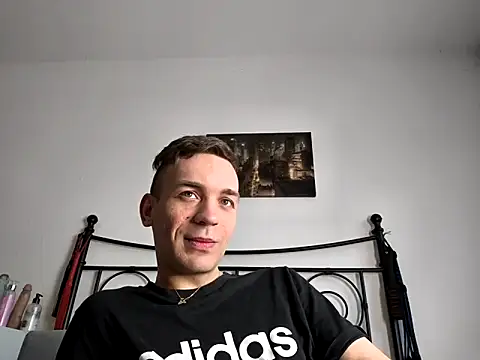 nickdtr23 élő XXX-chatje