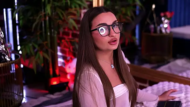 MillaSerene live XXX chat