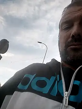 juandi21cm Adlı Modelin Canlı XXX Sohbeti