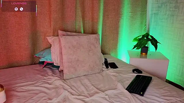 mia_bonneett élő XXX-chatje