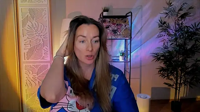 RebeccaMartinezのライブXXXチャット