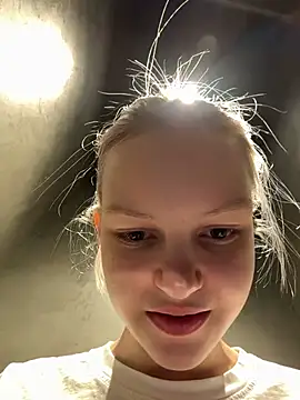 AshleyMur Adlı Modelin Canlı XXX Sohbeti